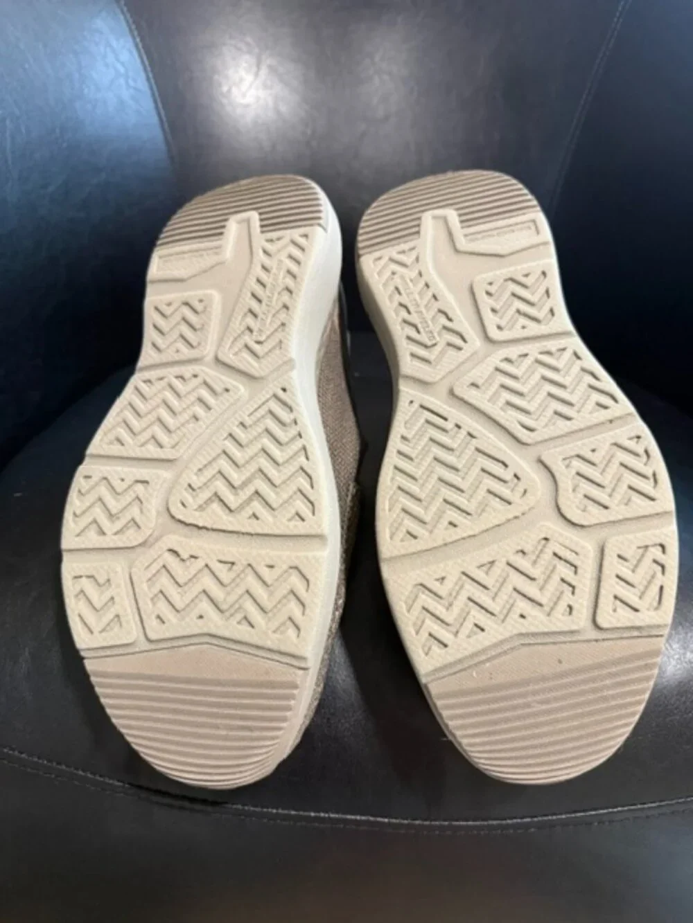 NWOB Skechers Hands Free Slip-Ins Foam Taupe Size 11